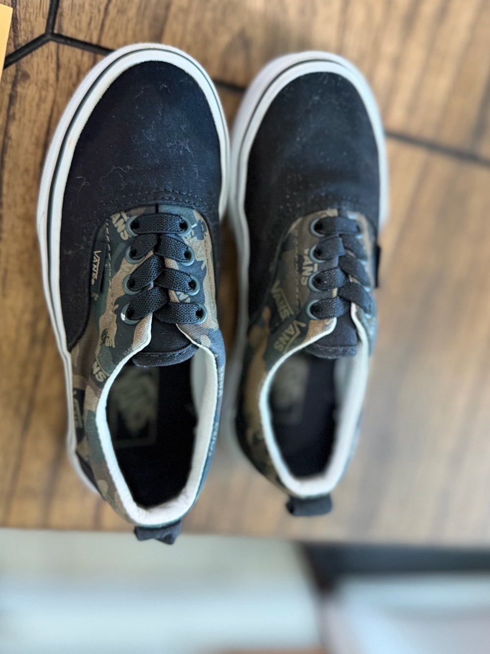 Vans Kids' Black & Camo Low-Top Skate Shoes size 13.5 - Picture 9 of 10